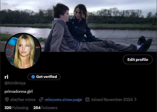 him9miya's tweet photo. #NewProfilePic sticking to my britney &amp; ceffy roots 😛let's hope it lasts for a while https://t.co/ILrNnfxw18