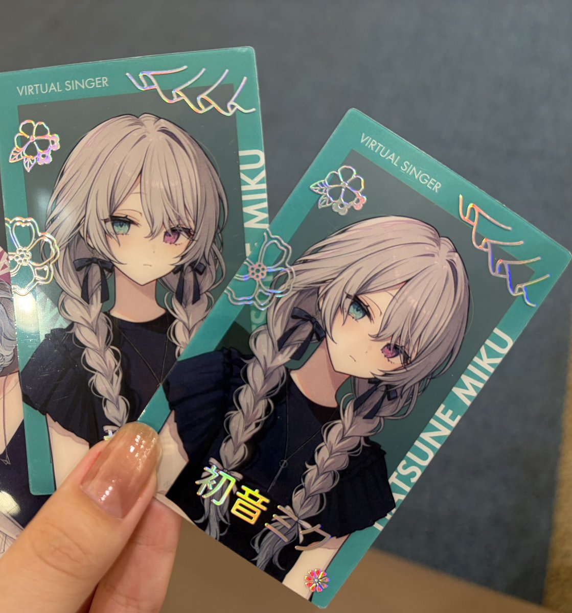 m_sm_j's tweet photo. 【交換】 プロセカZOZO ZOZOTOWN エピカ

譲 初音ミク箔押し2点

求 奏箔押し ＞＞＞ 奏N

出先の為ID無し
奏箔押し含むお取引のみ
奏箔押し1点、N1点との2:2でも検討いたします。
お声掛けお待ちしております。 https://t.co/wRLYlUHjQa