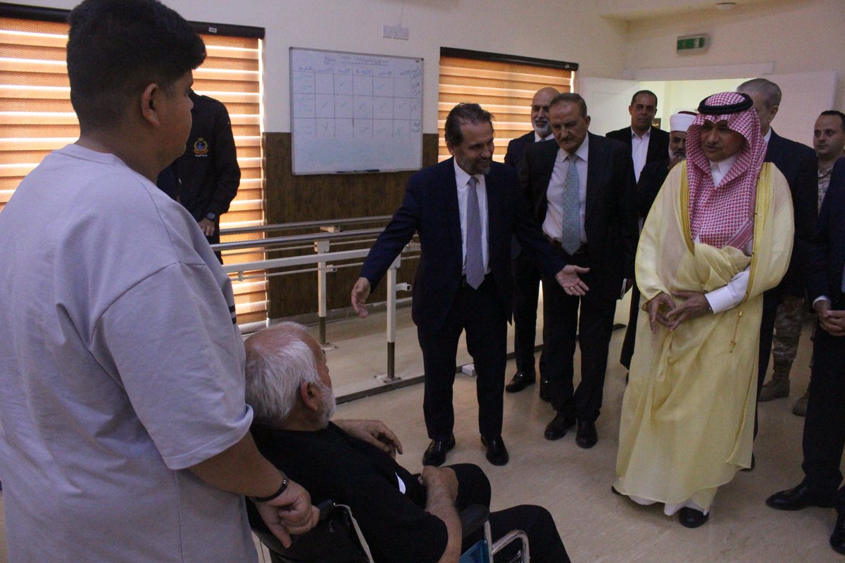 HCDS_JO's tweet photo. الأمير مرعد بن رعد يستقبل السفير السعودي لدى الأردن في الهيئة الهاشمية للمصابين العسكريين. 
للتفاصيل/ https://t.co/tgWngNMnUh
 #الاردن #الهيئة_الهاشمية_للمصابين_العسكريين https://t.co/LNCQl3Xj6t