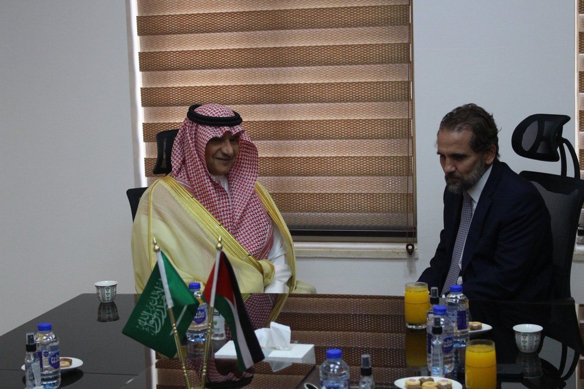 HCDS_JO's tweet photo. الأمير مرعد بن رعد يستقبل السفير السعودي لدى الأردن في الهيئة الهاشمية للمصابين العسكريين. 
للتفاصيل/ https://t.co/tgWngNMnUh
 #الاردن #الهيئة_الهاشمية_للمصابين_العسكريين https://t.co/LNCQl3Xj6t