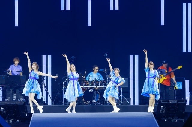 animatetimes's tweet photo. 【#アニサマ 2026】スフィアが20年の絆と圧巻のステージで幕張を魅了！「Ding!Dong!Ding!Dong!」「MOON SIGNAL」「LET・ME・DO!!」を披露

https://t.co/bx2h4hpwE4 https://t.co/Mm31F86HVS