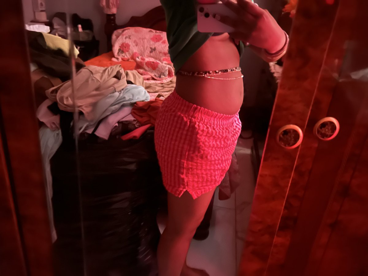 hailslovesl's tweet photo. daily accountability 
woke up 137.1lb
binged yesterday 
trying to get to 128 https://t.co/rzO6RdLThf