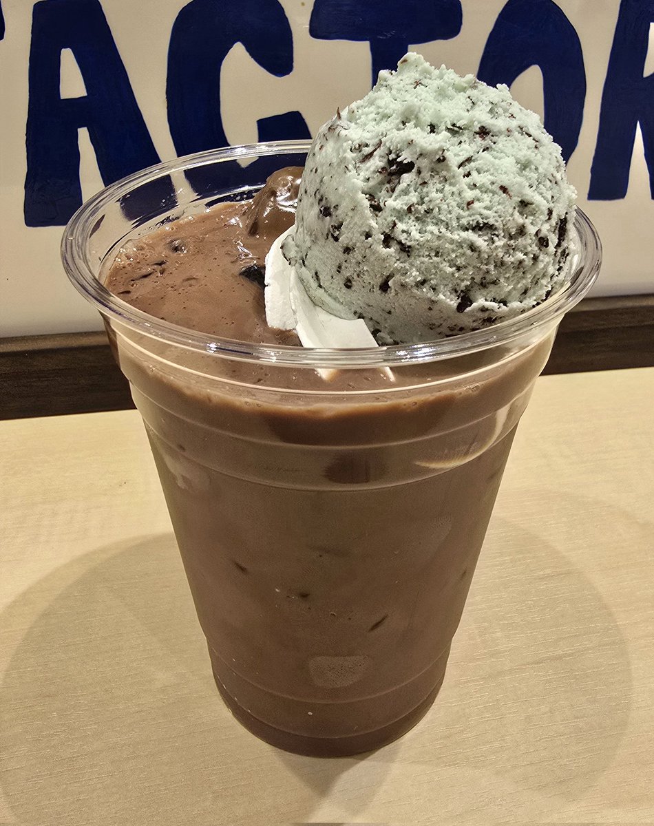 I have to admit, I looooove the choco mint flavor. Yes, it's the