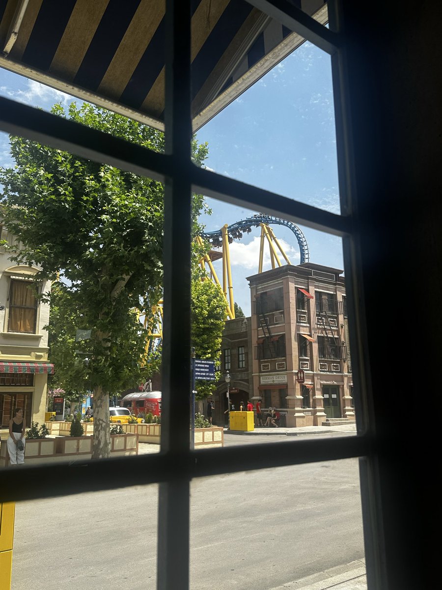 Onriderman's tweet photo. @ParqueWarner disfrutando de unas vistas espectaculares https://t.co/fl2sfwEqyD
