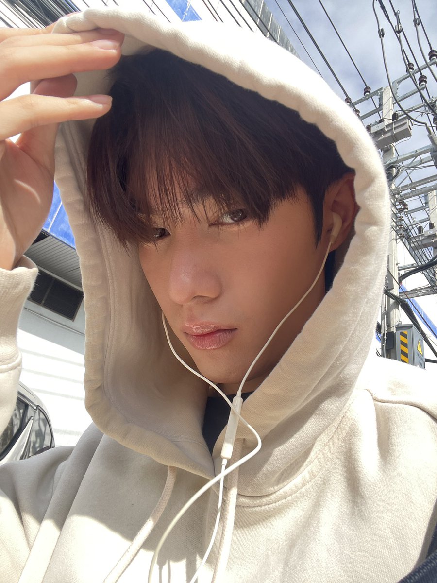 bosstha_9's tweet photo. อากาศร้อนทำให้คนเราเปลี่ยน 😾 https://t.co/IqrIPac9yl