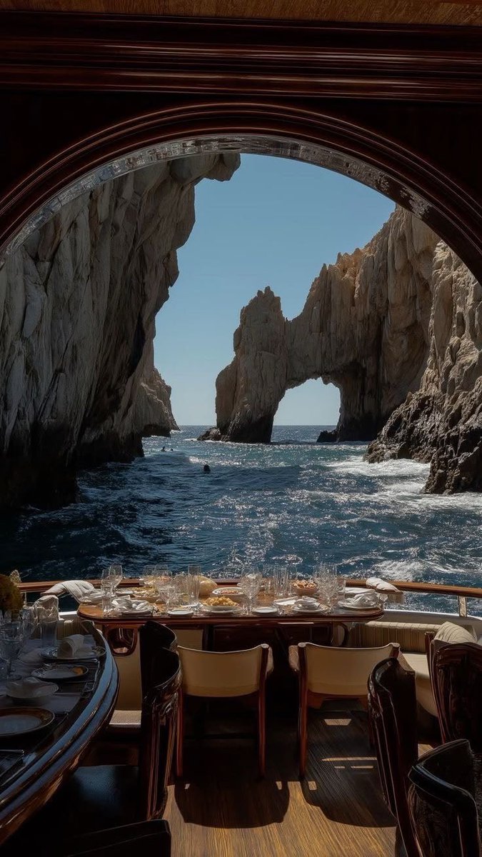 bloomele_'s tweet photo. capri Italy https://t.co/EFWohp73Rp