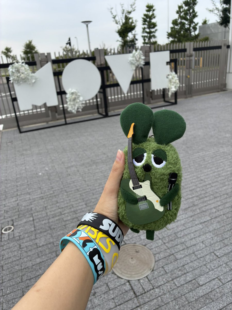 ynosukinamono's tweet photo. フレデリック × 04 Limited sazabys の対バン！

フォーリミ生で演奏聴いたの初だったけど、疾走感あって凄く楽しかった！！

フレデリックのナンセンスナンセンスがクラップめっちゃ楽しかった👏

 #UMIMOYASU https://t.co/DVugfOwBNN