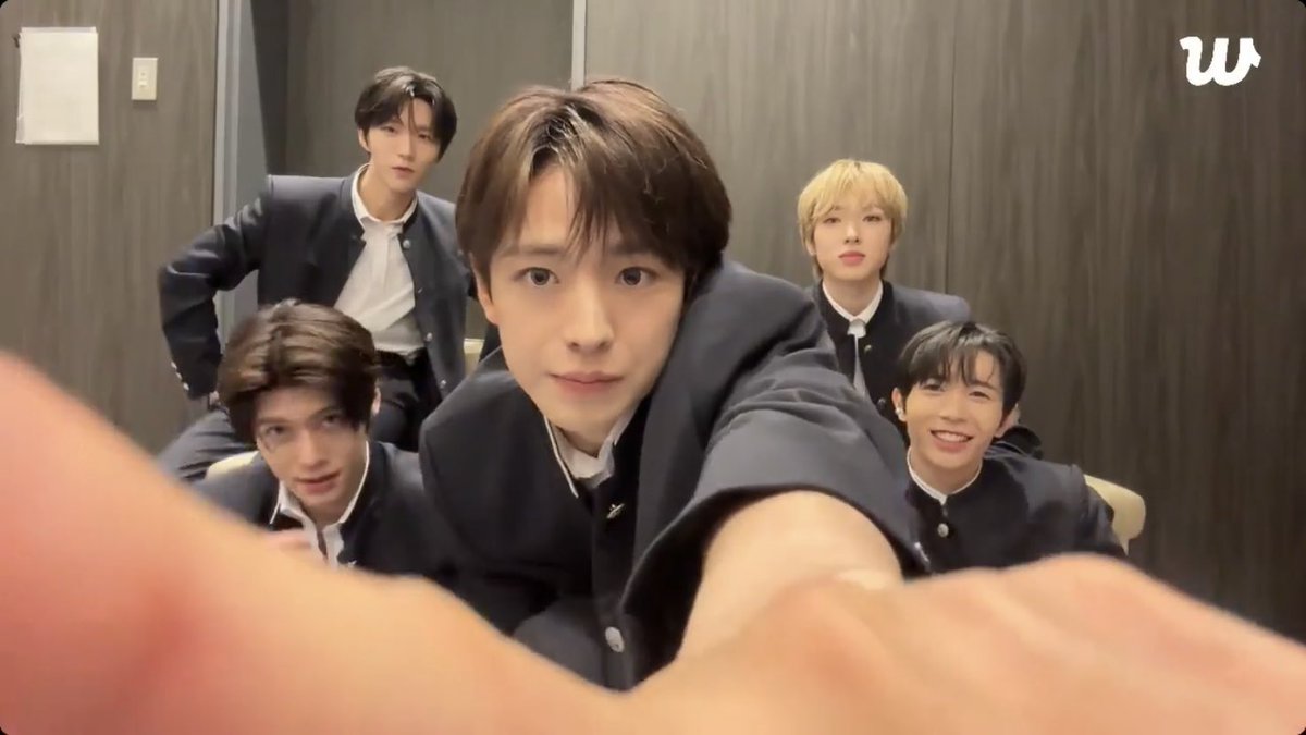 미소 ♡⃣slow tweet media