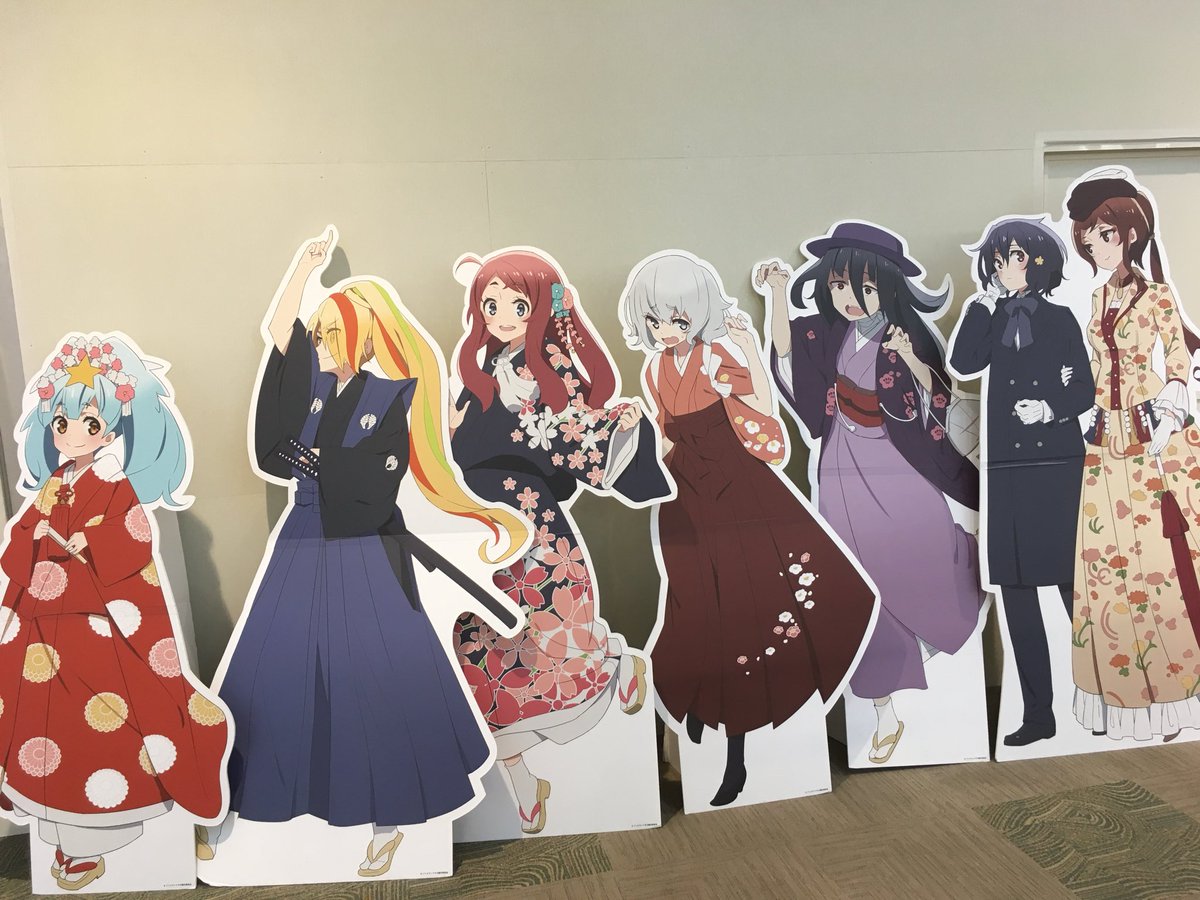 stardustemerald's tweet photo. 2019年8月〜2020年1月ごろの写真
8月はスタンプラリーやってた上にモラージュのスタンディまで撮ってた
ペンギン純子の後ろのポスターに書いてあるグッズまで手を出さなかったのが今となっては悔やまれる https://t.co/RrtSZc1T7Y