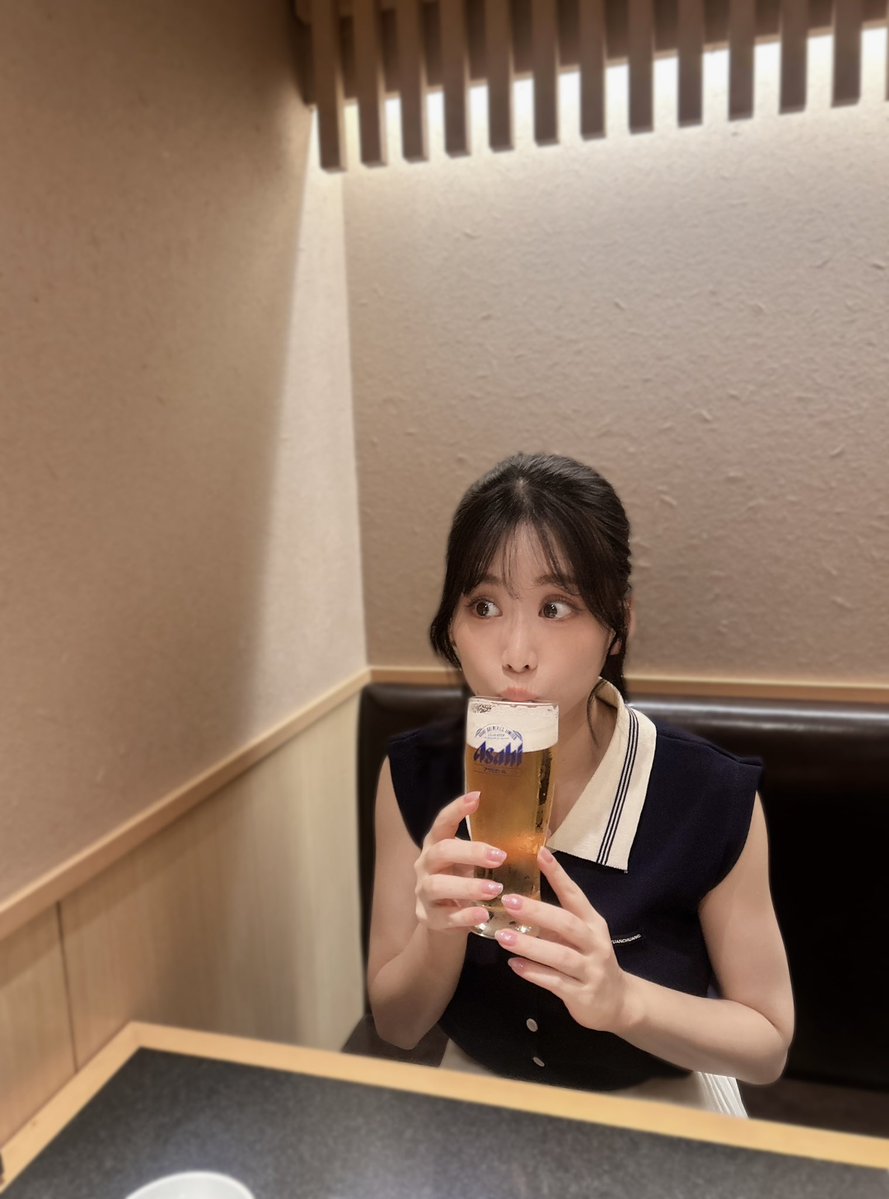 philosophy092's tweet photo. 7/11今年も無事誕生日を迎えました！
お祝いメッセージありがとうございます🫶
最近の私はですね、、、
メンバーやチームの皆とご飯を食べに行ったり！
介護レクリエーションの資格を取りに行ったり！
B-sideの収録をしたり！
のんびりしながら私なりに充実した生活をしています！
皆は元気ですか？🦭 https://t.co/nwux43b9x5