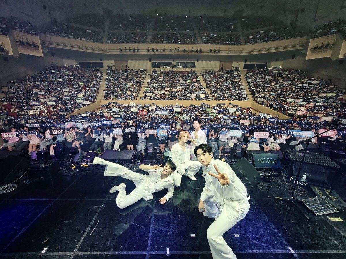 BANDLUCY_mystic's tweet photo. [#LUCY] 9TH CONCERT 'ISLAND' In 대구 DAY2 🚂
 
빛나는 너희들이 루시의 세상을 숨 쉬게 하고, 우리를 눈부신 사람으로 빛나게 해💙
덕분에 우리의 세상은 매일 반짝이는 날들이야✨
반짝이는 어느 날에 대구에서 또 만나🫶
 
#루시 #신예찬 #최상엽 #조원상 #신광일 #ISLAND https://t.co/wUwn2tpIsT