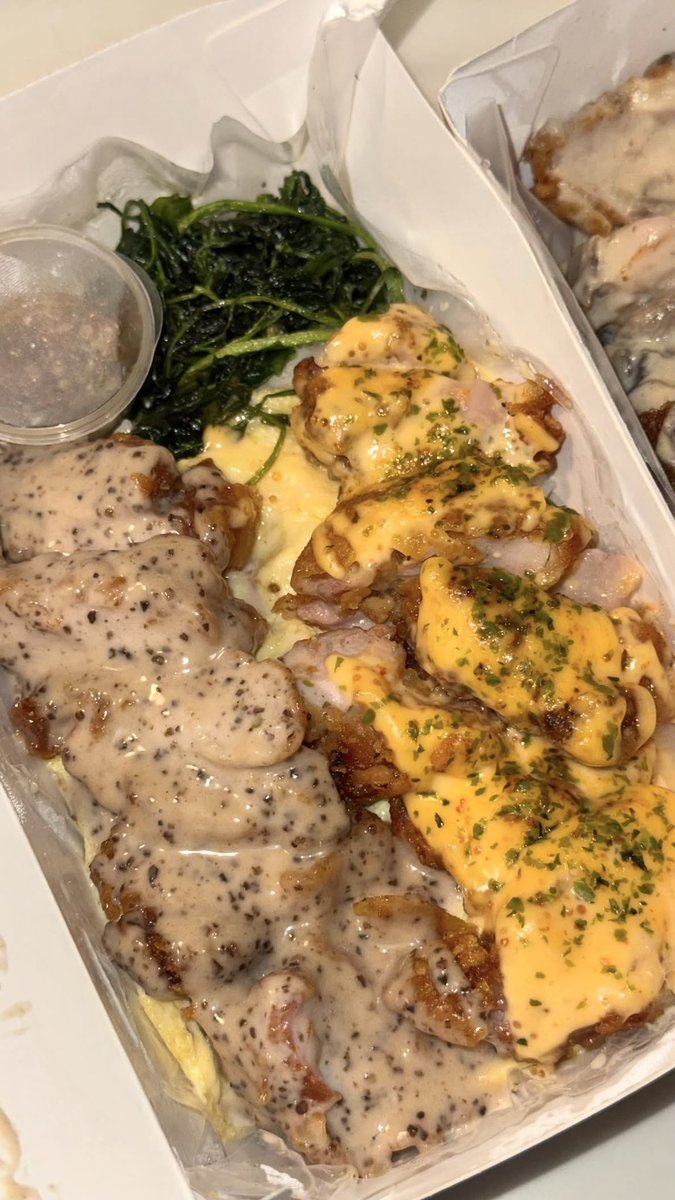 sawkamowto's tweet photo. KOKKKK BISA ENAK BANGET SIH??!!😭

Ayam juicy + telur + nasi anget ditambah sambel + jukut goreng duhh! Truffle Mayonya juga sukses bikin semua feels so balanced. Luvvv bgtt ah fix jadi langganan akuu🫶🏼 https://t.co/oZ9Zaf0QYo