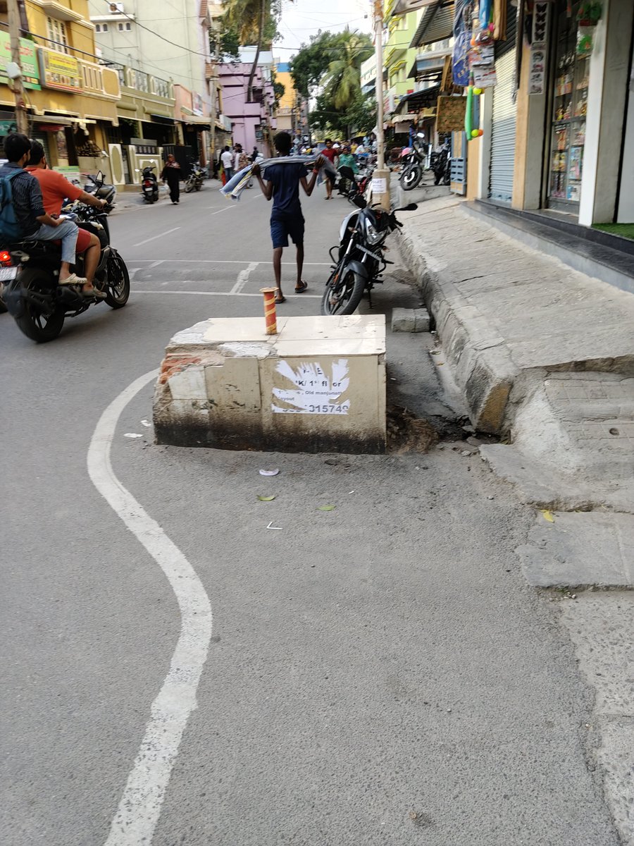 Rajan_D's tweet photo. Dear @GBA_office, please remove the unused flag post platform in the middle of the road. It blocks traffic and causes accidents.📍 Location: 7th Cross, Shanti Layout main road, Ramamurthy Nagar, Bengaluru 560010.Please clear this hazard ASAP! #Bengaluru #BBMP #RoadSafety https://t.co/b9my4YtpQx