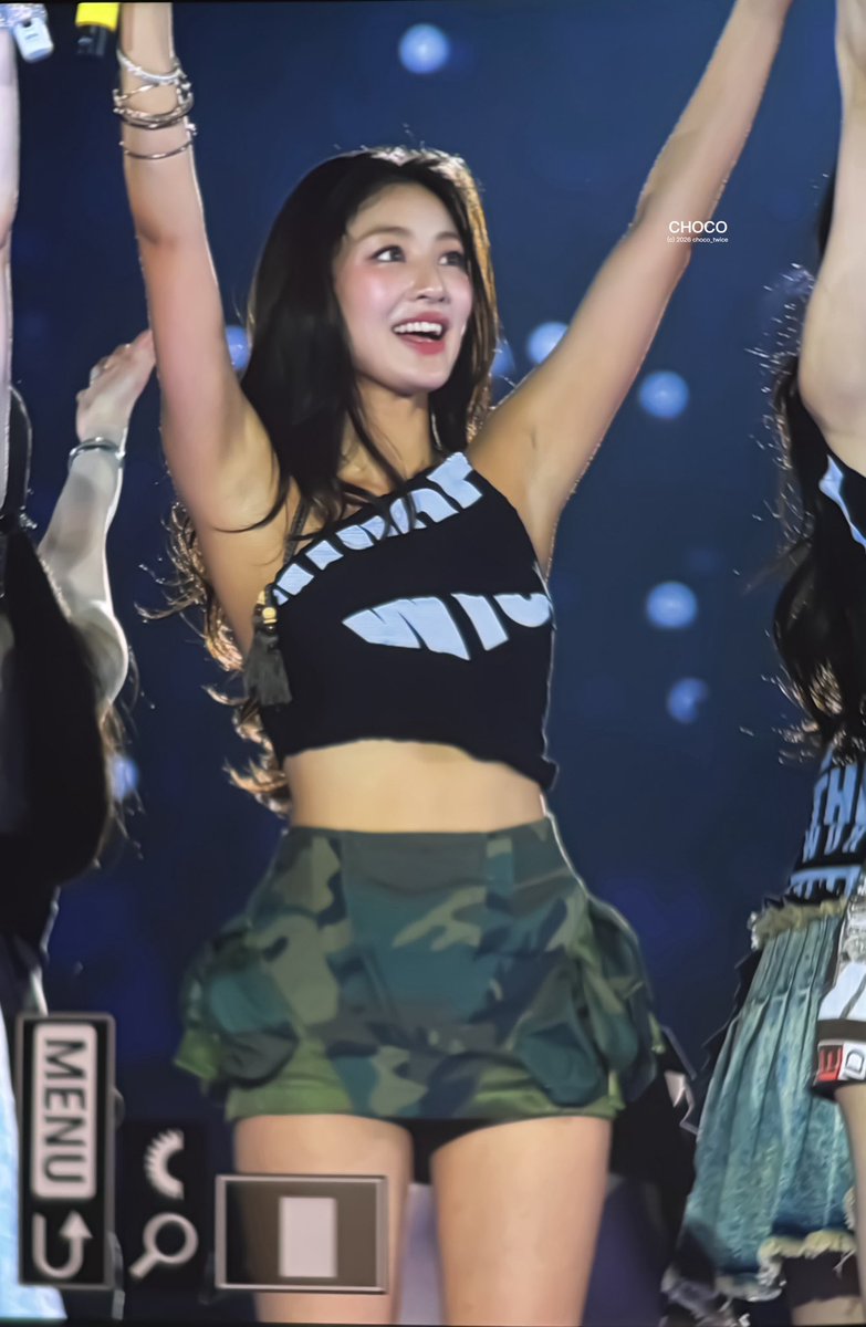 jihyoaprk's tweet photo. The look of a girl who’s watching her beloved, from the stage with her beloved🩷 https://t.co/gOi0Mllz5N