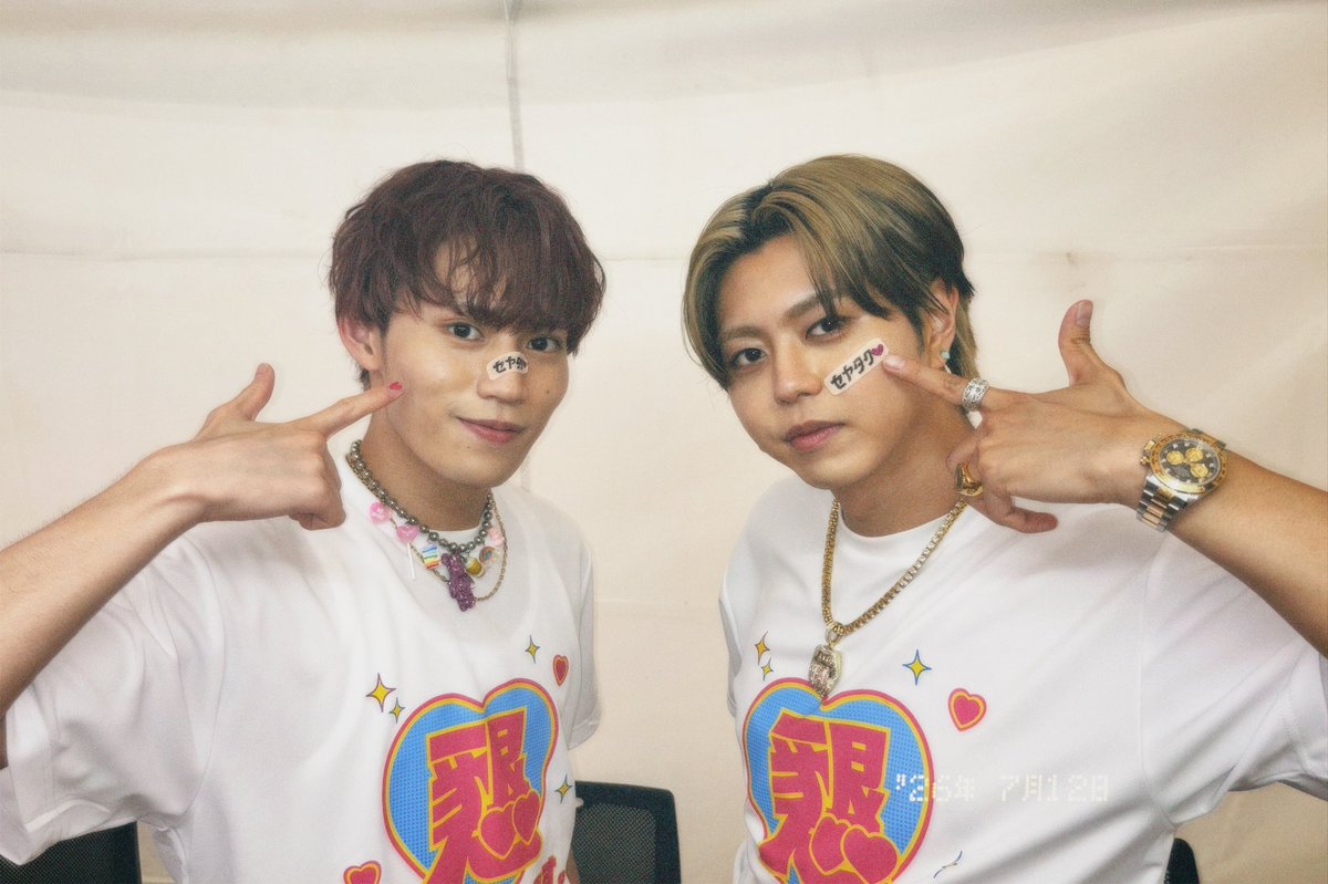 buddiis's tweet photo. 本日のオフショットを公開！

📸フィルム風で撮影した青春BUDDiiS
※「俺たちのハーモニー聴いてく？」は
時間の都合上撮影できませんでした🙇‍♂️

#BUDDiiS #宇宙へ届けキミ都市 https://t.co/v5o11mclah