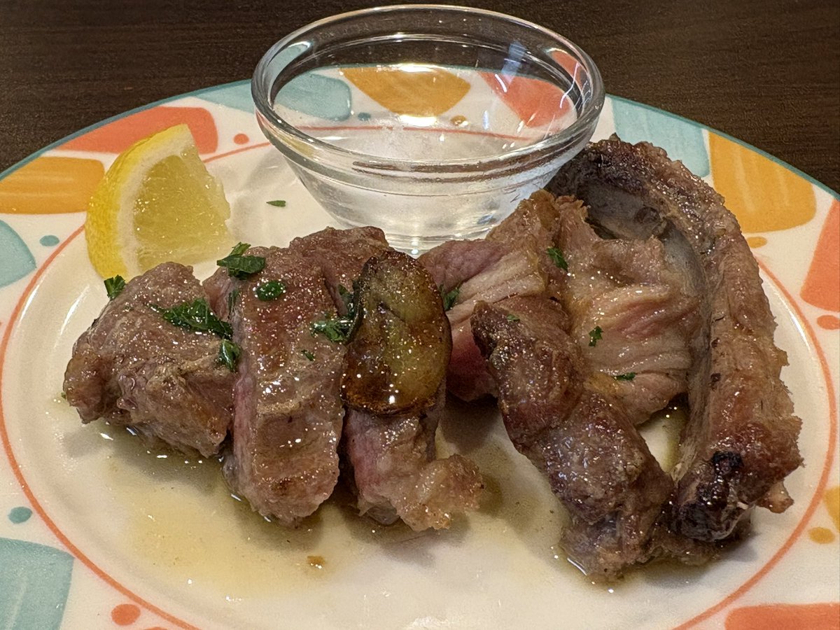 rb_kli's tweet photo. 6月
伊豆大島
【ピザよし】
予約をとってくれて、初めて訪問のピザよし😊
シェアして色々食べました🍴
ぜんぶ美味しかったーーー！
今度はランチも行ってみたい✨ https://t.co/MpBjZfyDh6