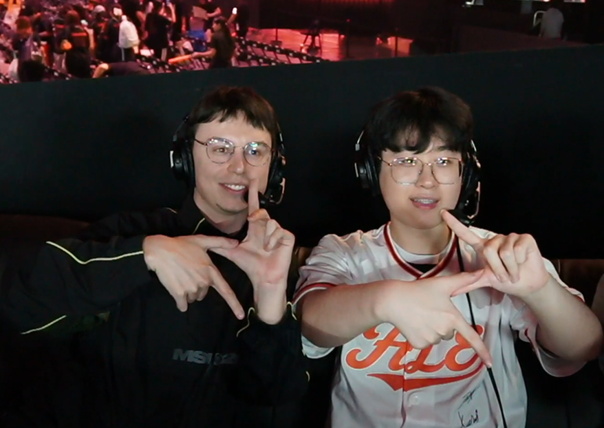 Abyss_ix's tweet photo. my Top Laner vs enemy Top Laner https://t.co/Mh94Cesjgz