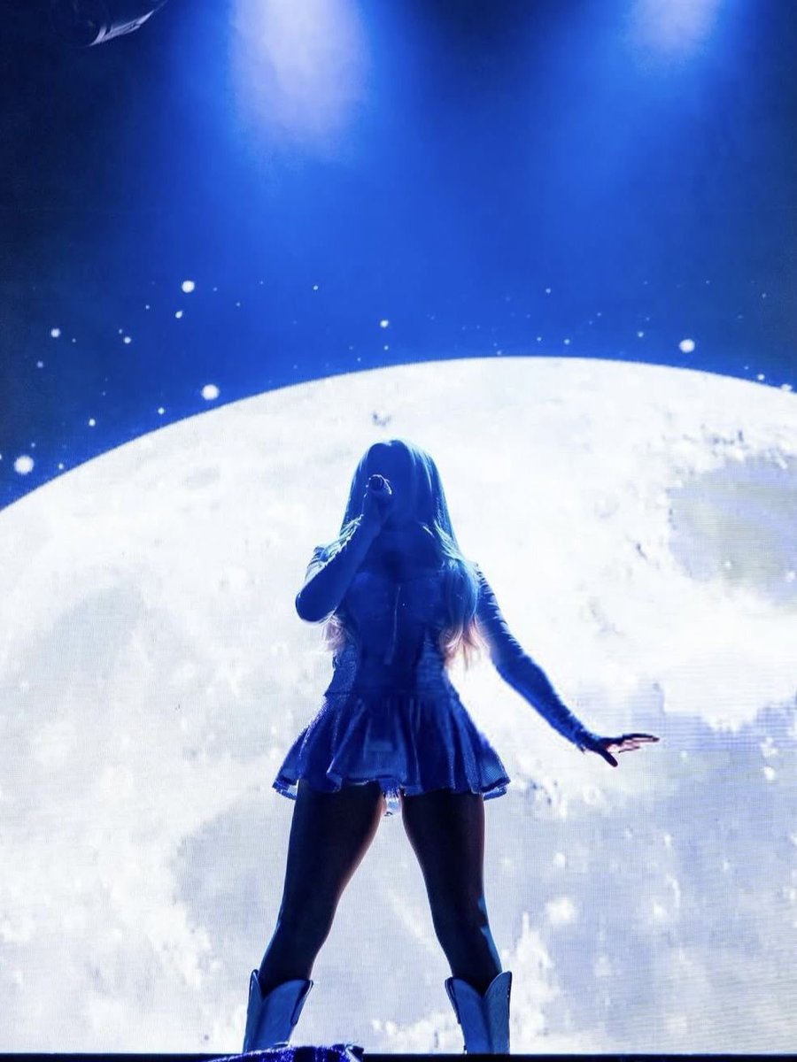 cloud9moroney's tweet photo. Happy 2 years to am i okay? 💙 this album has genuinely helped me through so much &amp; I can’t believe it’s 2 years old 🥹🥹 https://t.co/sRPMbSQgoU