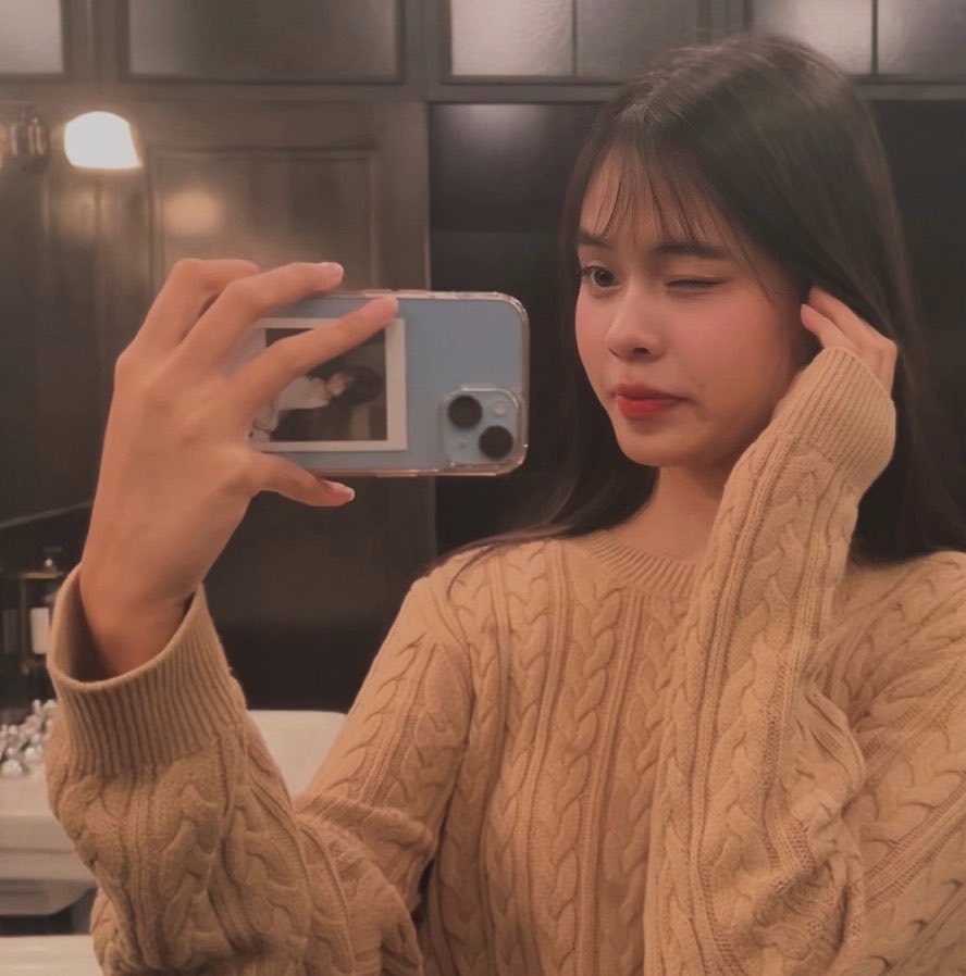 sbubshi's tweet photo. do i look good in brown https://t.co/3lmj1xdKKd