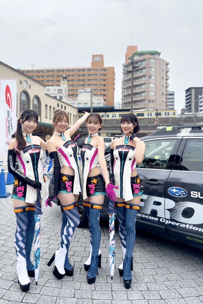 RunaSaotome's tweet photo. 本日はGOODSMAILE RACING☺️
SUPERGTとのコラボでTIKTOK配信から始まり、両国駅貸切でのSUPERGTイベントありがとうございました♡

TIKTOK配信ではグッドスマイルカンパニー本社の地下より貴重な車両たちと配信！

両国駅に移動してGTイベント！電車が隣を通るイベントってないから新鮮で楽しすぎた〜💭🚃

現地来てくれた皆さま、暑かったのでゆっくり休んでくださいね♡

#SUPERGT #fightgsr