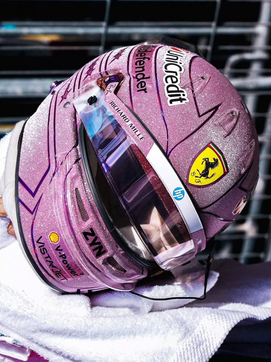 mercedarri's tweet photo. we all got over this helmet livery way too fast https://t.co/vAfZmtk11r