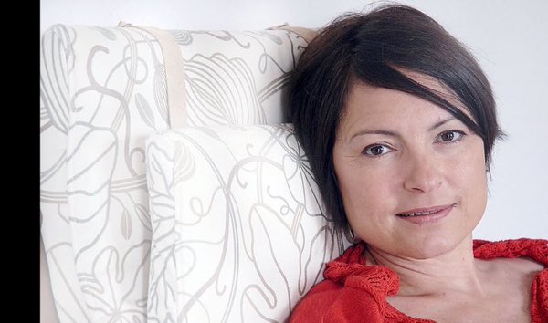 9mdxdm7mcd's tweet photo. Ana Mladić, kćerka
ratnog zločinca, koji
u bjelosvjetskom 
zatvoru cvili u us….m
pelenama, odbila je
da se pomiri sa nedjelima svog oca….
Svojom čistom rukom
i čistom dušom okončala je svoj mladi
život… 
Počivaj u miru!🌹

P.S.
Oni koji ga slave čeka 
9. krug pakla… https://t.co/3fMd8qOH3B