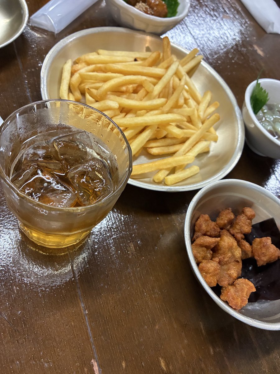 rack2018's tweet photo. 食べたり飲んだり！
ちゃんと制限してるけれども、酔えば更にお酒が飲みたくなる。お酒は不思議な飲み物。。 https://t.co/xcbeHCY4DL