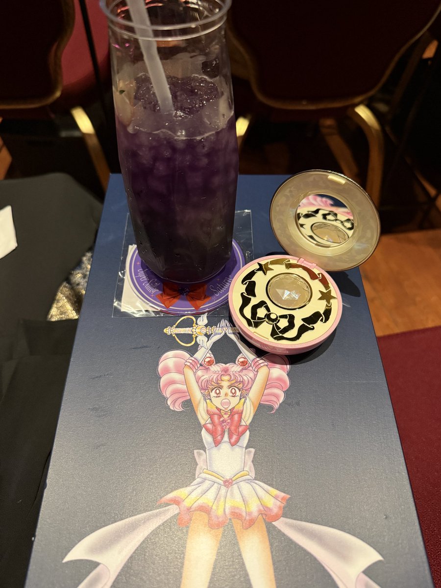 _noranolla_'s tweet photo. セーラームーンミュージカル最高すぎた
全員かわいいきれい歌上手いダンス上手い
いっぱい目合わせてくれてスーパー最強無敵ウルトラ神神神神神女たちの集いだった https://t.co/D7rH2xAoyR