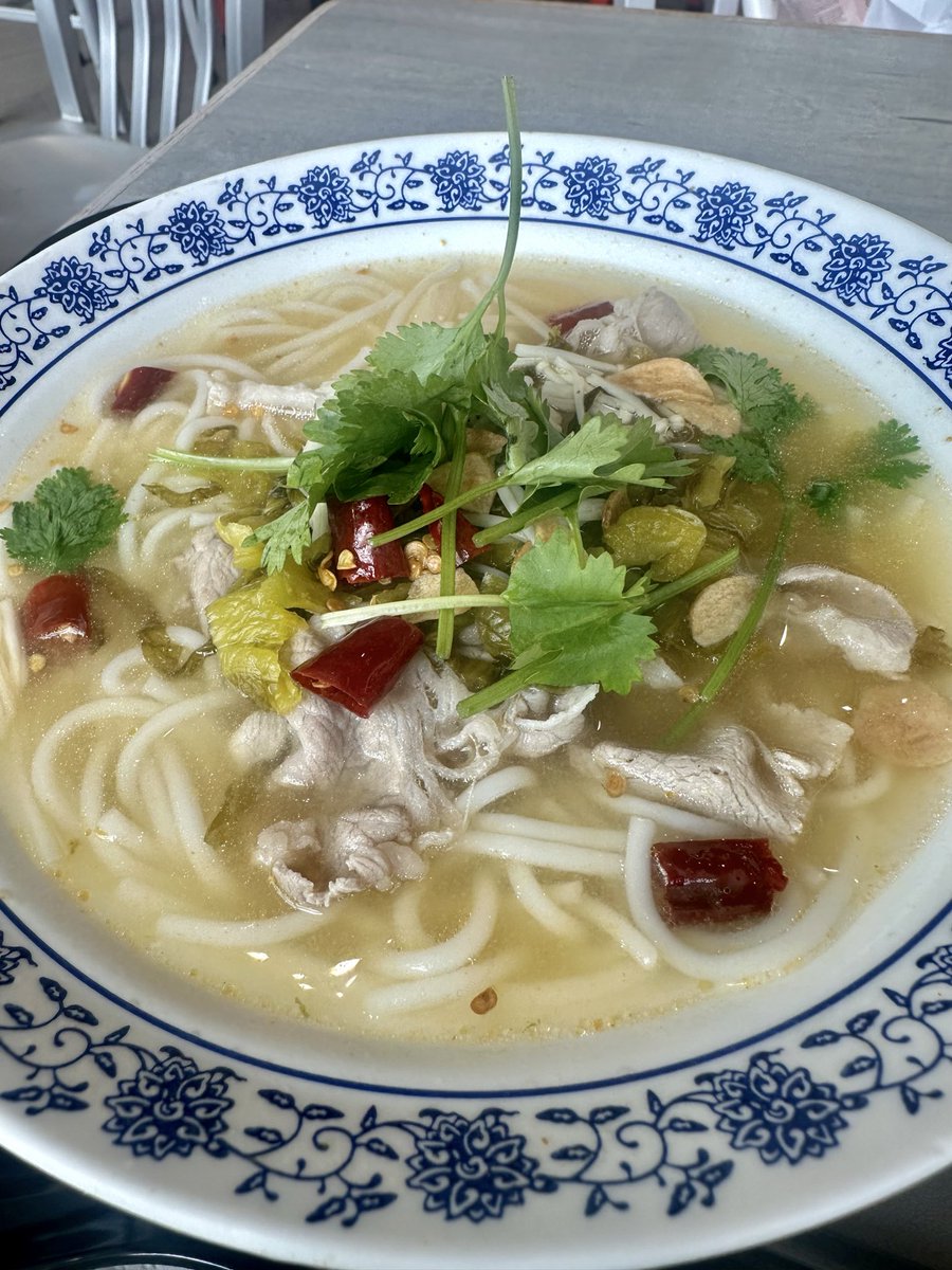 AyAsA_violin's tweet photo. 無事に早起き完了☀️
↓
麺🍜
↓
さよなら香港🇭🇰✈️
↓
ただいまじゃぱん✈️🇯🇵
↓
肉🍖 https://t.co/AAzIJt7ETY