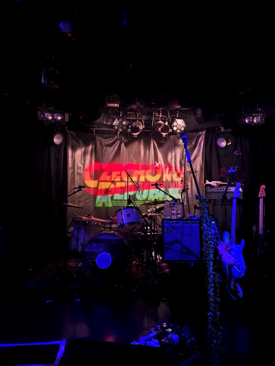 aecj15's tweet photo. チェコ楽しかった～
Everythingと1人のワルツのアレンジ好きだった

ごきげんな曲とちょいネガティブでゆるいMCと、わたしにはやっぱりチェコが一番馴染む☺️🎠

あと全員目の下キラキラでギャルでかわいかった https://t.co/Yr8fuKOOff