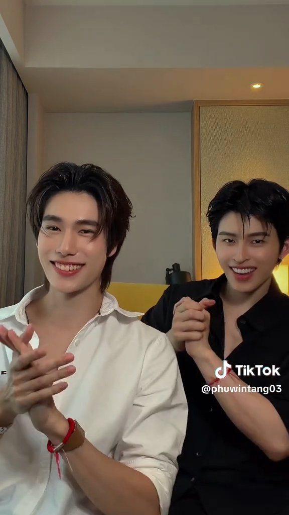 urmyskyy_'s tweet photo. you make my aye aye aye day so peachy 🍑
#youwithmechallenge
#pondphuwin #ปอนด์ภูวินทร์
https://t.co/3b202CZrcP