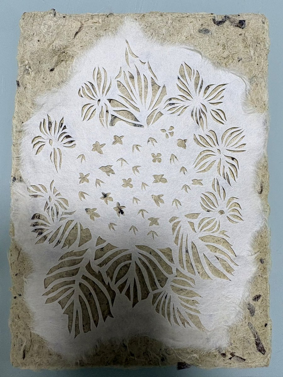 mogasupa's tweet photo. 下北沢バーラストチャンス
百家繚乱展

紫陽花　彩
紫陽花

田村正さんの手漉きの和紙を使用した作品を2点追加させて頂きました！

展示販売させて頂いています
どうぞよろしくお願いいたします！ https://t.co/jo1n0qzSUr