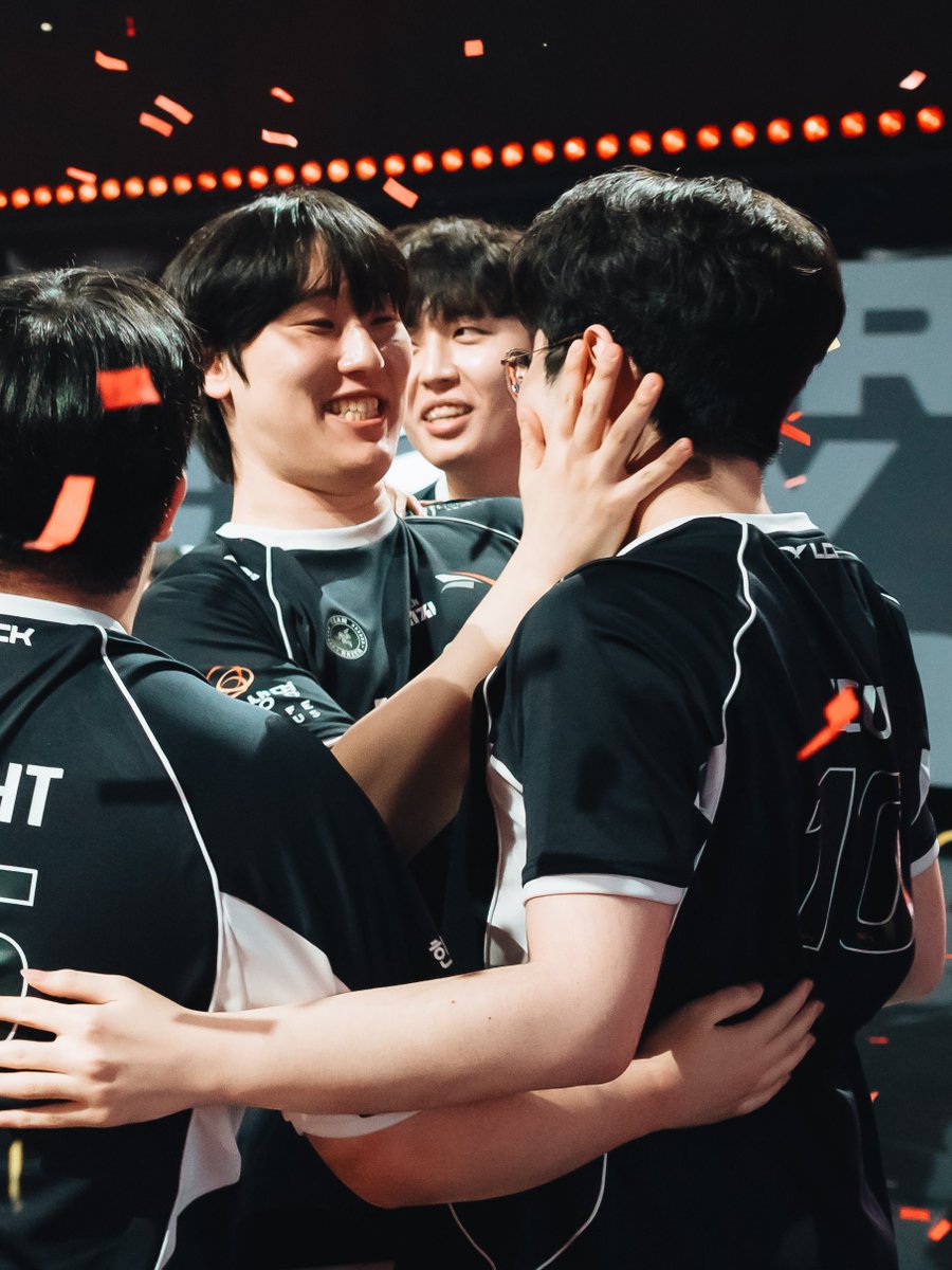 uze4ch's tweet photo. 이게 파엠 막내얌... https://t.co/dbWniAoSqH