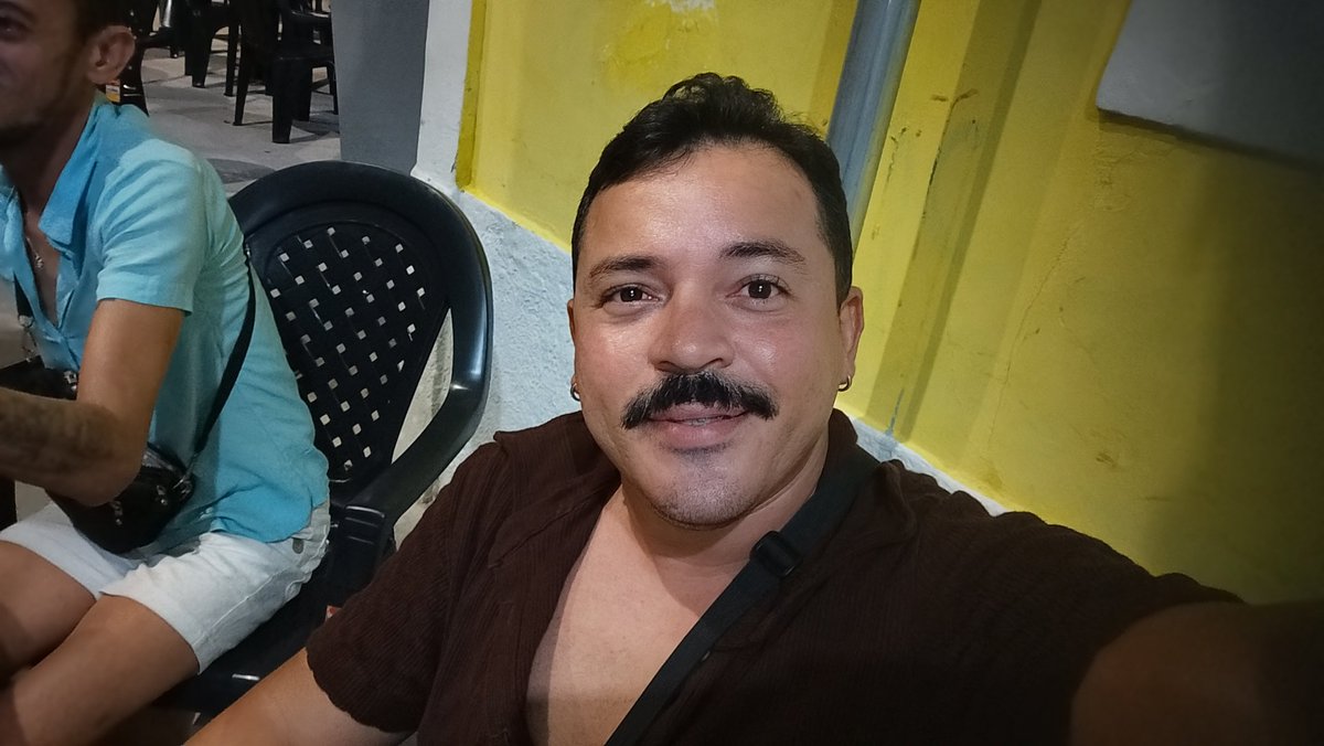 Wanders04152538's tweet photo. De uma noite maravilhosa https://t.co/17jPXLSeSG