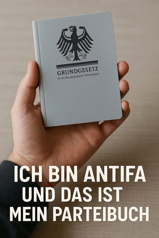 Suzimiya's tweet photo. Ich bin Antifa und das ist mein Parteibuch https://t.co/Ne0eFHuFox