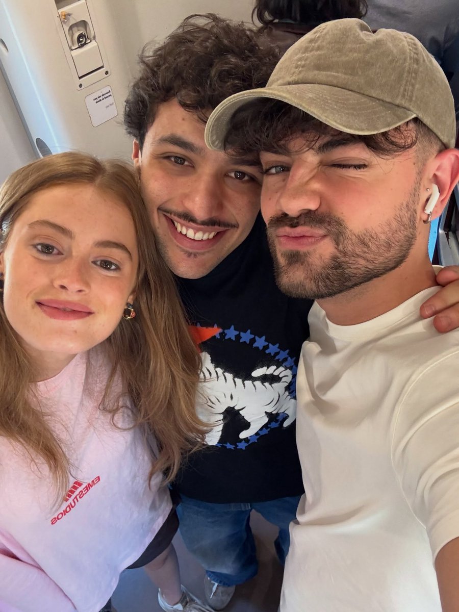Maly_077's tweet photo. OVINHO y CRISTINHO🔝

Mis niños, son demasiado Bonicos..☺️😍
LQM🤗

#Tinho
#OliviaBay
#CristinaLora
#Ovinho
#Cristinho https://t.co/7WZiQC9TH0