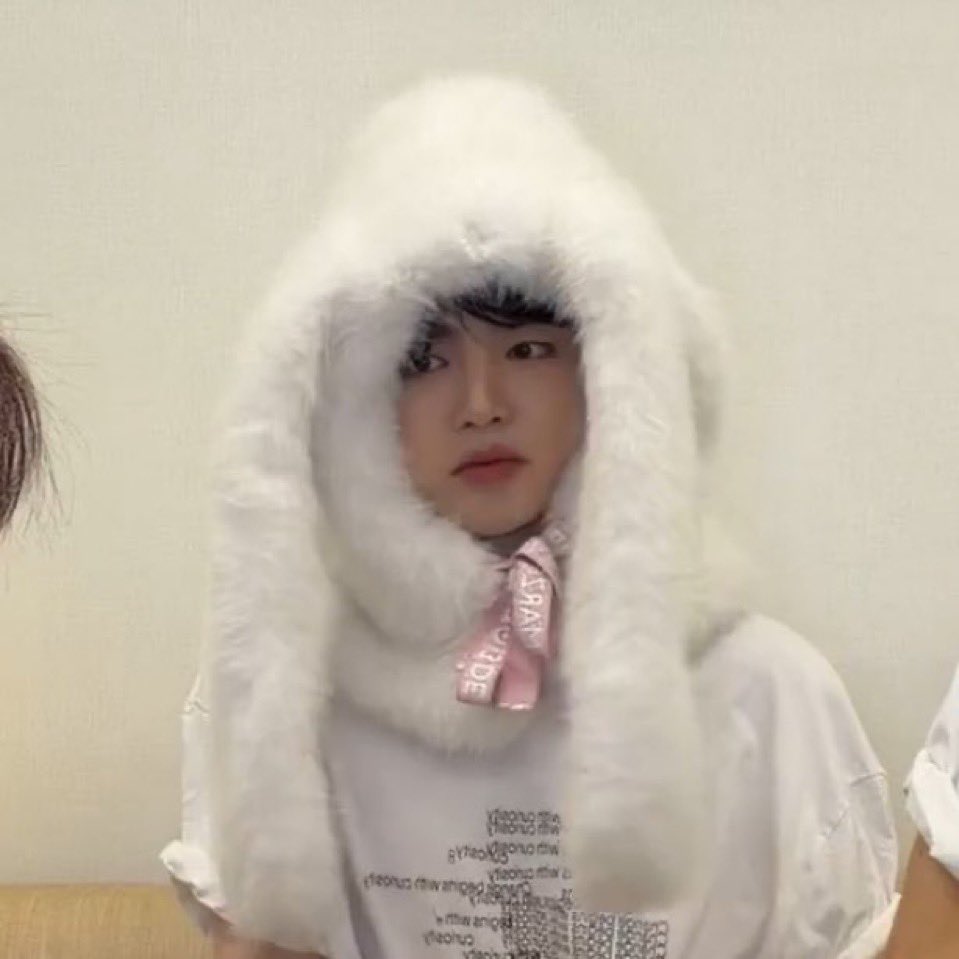 haobinwinrina's tweet photo. Hes so cute its genuinely ridiculous https://t.co/OwpTZ33szi