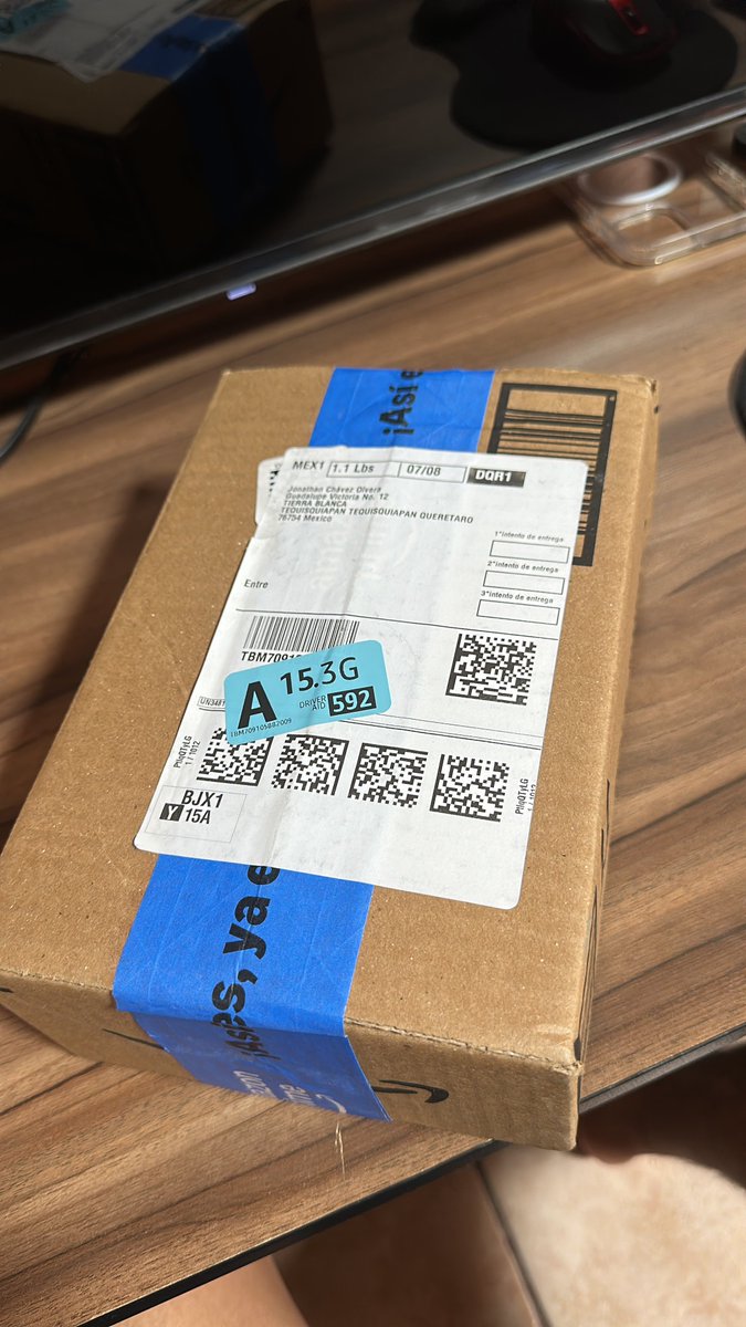 JonaOlve's tweet photo. @amazon @amazonmex @AmazonHelp @amazon @AmazonHelp voy a iniciar nuevamente la devolución del ventilador qué me llego en lugar del Samsung Galaxy S25 Ultra qué pague, desde el día 8 quedaron de comunicarse, cosa que no paso. Ya me aplazaron la fecha de resolución del reclamo y sigo sin respuesta. https://t.co/0jJTrT7rjR