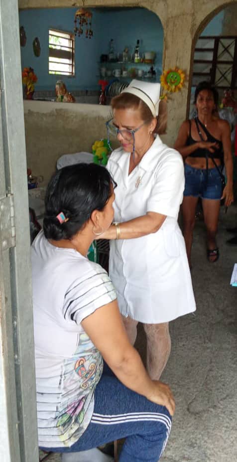 TeresaBoue's tweet photo. Y con la llegada del #VeranoConMiGente la #FMC promueve la realización d actividades recreativas como el Llega y Planta, ésta vez en Cotorro, #MiBarrioPorLaPatria se disfrutó del arte, el deporte, acciones para mejorar la salud humana, vacunación- COVID... ¡Gracias!
#CubaVencerá https://t.co/zq6eeOrRcc