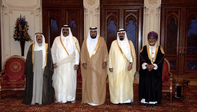 khalidfh19's tweet photo. ثم انقضت تلك السنون واهلها .. 
فكأننا وكأنهم احلام

رحمهم الله جميعا واسكنهم فسيح جناته

#حمد_بن_خليفة_آل_ثاني https://t.co/EXo5ha4VuF