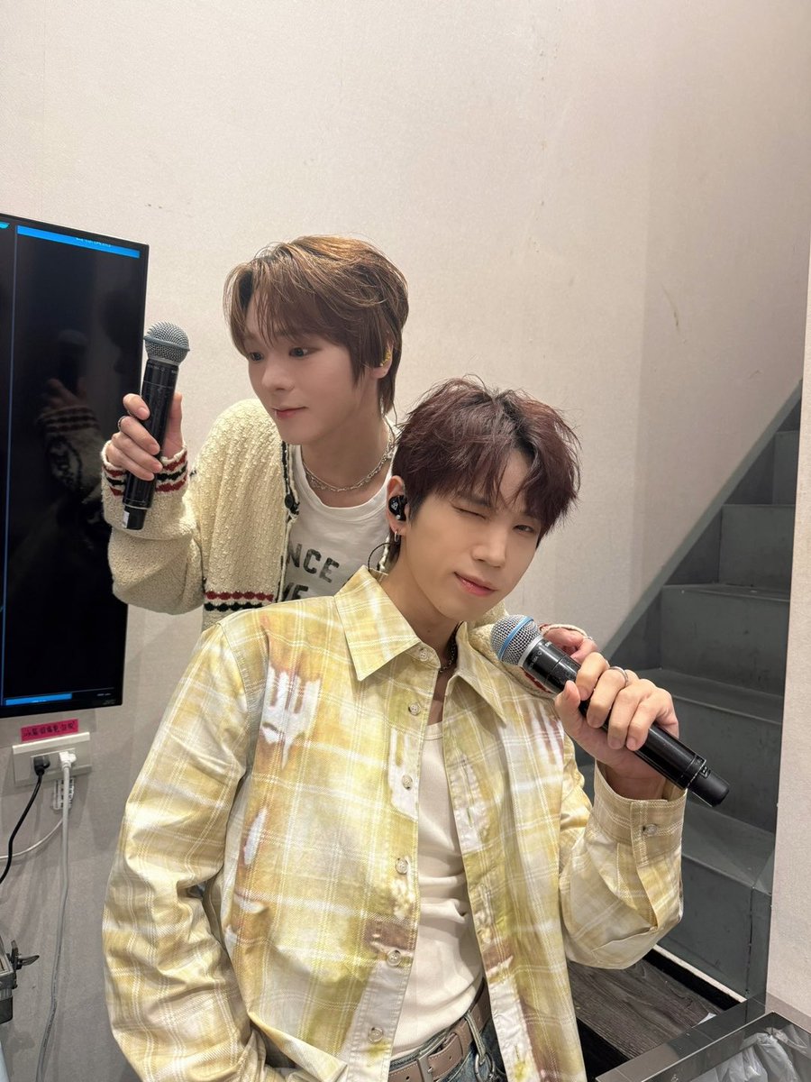 HyesungKook's tweet photo. [📷]

타이베이 VVS 乖乖💚

#Still_With_You
#혜성 #HYESUNG
#성국 #SUNGKOOK https://t.co/5WyxCO0VVm