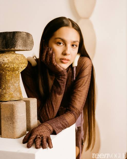 itxdan13's tweet photo. Olivia Rodrigo Hot 100 Chart History 📊

#1. "drivers license"
#1. "good 4 u"
#1. "vampire"
#1. "drop dead"
#3. "deja vu"
#3. "stupid song"
#5. "the cure"
#7. "bad idea right?"
#9. "traitor"
#9. "honeybee"
#11. "get him back!"
#12. "brutal"
#12. "maggots for brains"
#13. "all-american bitch"
#14. "enough for you"
#14. "obsessed"
#15. "happier"
#15. "my way"
#16. "favorite crime"
#16. "the grudge"
#16. "begged"
#17. "what's wrong with me (with Robert Smith)"
#19. "1 step forward, 3 steps back"
#19. "making the bed"
#19. "u + me = <3"
#20. "logical"
#20. "expectations"
#21. "less"
#23. "making the bed"
#24. "jealousy, jealousy"
#24. "ballad of a homeschooled girl"
#25. "love is embarassing"
#25. "purple"
#27. "cigarette smoke"
#29. "hope ur ok"
#30. "pretty isn't pretty"
#39. "teenage dream"
#56. "Can't Catch Me Now"
#58. "so american"
#75. "stranger"
#90. "All I Want"
#90. "scared of my guitar"
#99. "girl i've always been"