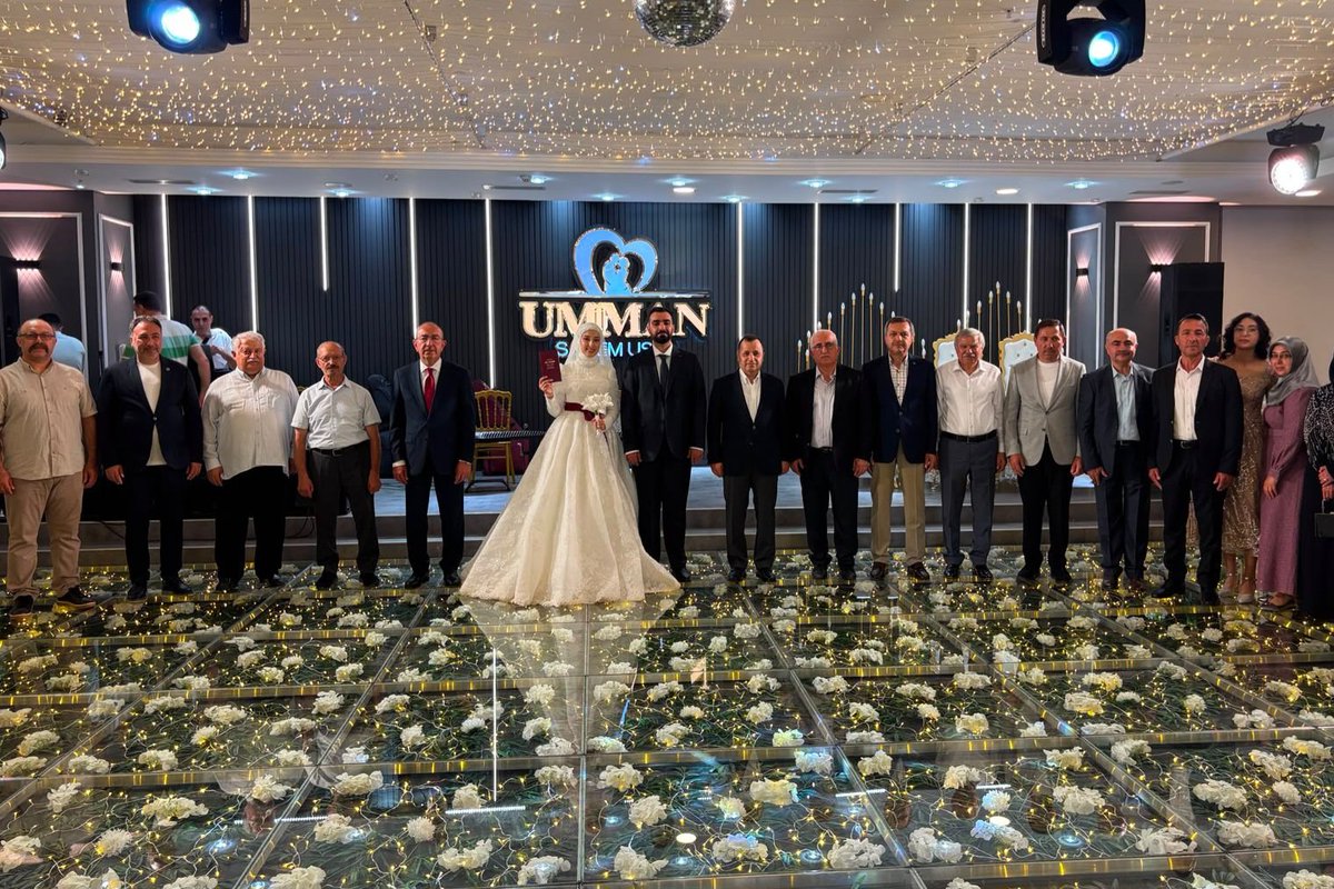 MustafaKavus's tweet photo. Birlikte yeni bir hayata adım atan kardeşlerimizin heyecanlarını paylaştık.

Rabbim kurulan tüm yuvalara huzur, muhabbet ve bereket nasip etsin inşallah.

Ömür boyu sürecek mutluluklar diliyorum. https://t.co/e5fTuTI0wo