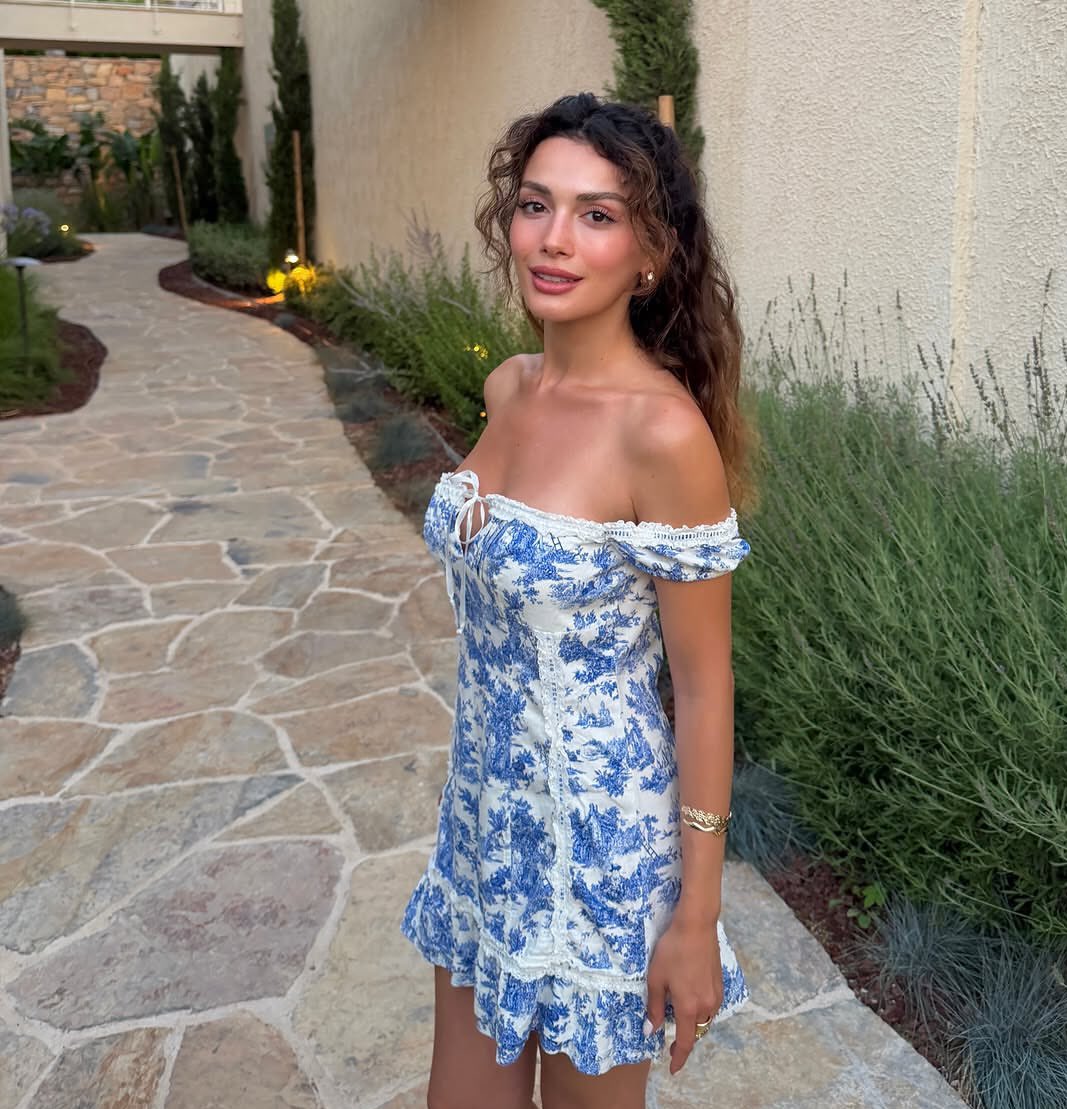 sudemsiw_'s tweet photo. kızlar love istemiyor özge yağız güzelliği istiyor❤️‍🔥 https://t.co/cuMuJ3ZrXW