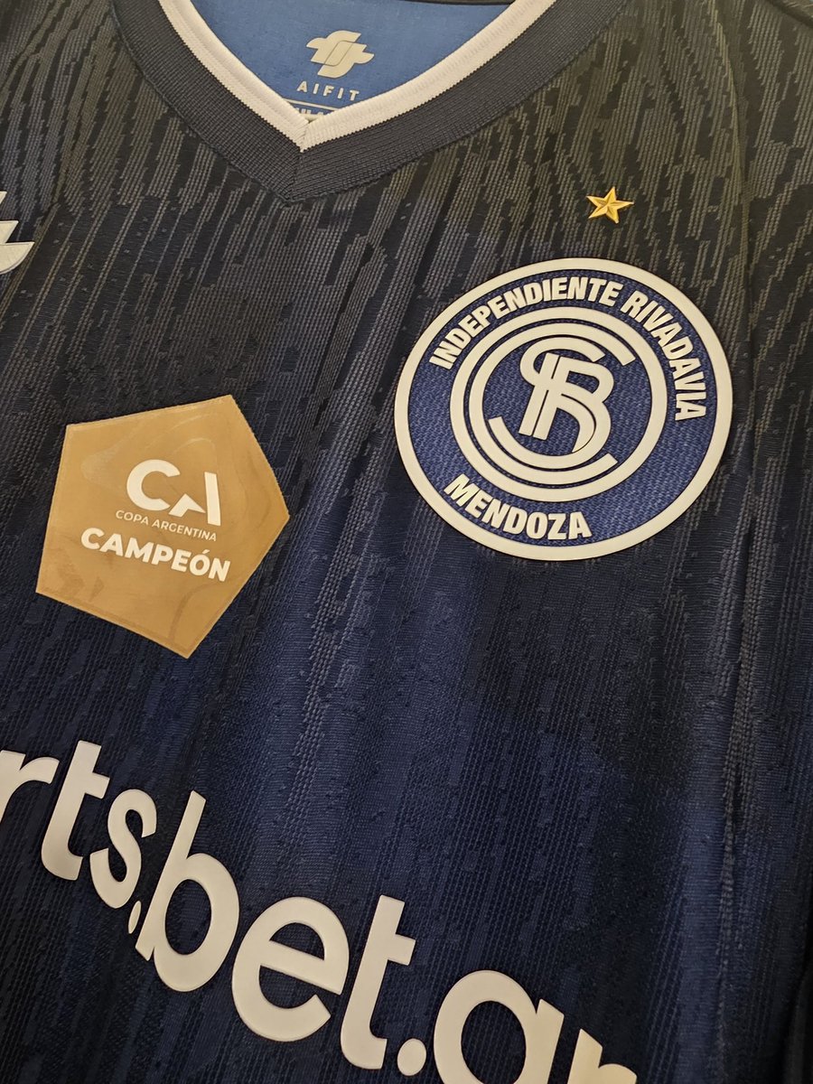 Copa_Argentina's tweet photo. Parche y estrella para el campeón en Córdoba 🥇⭐️ https://t.co/0kk5dABuZk
