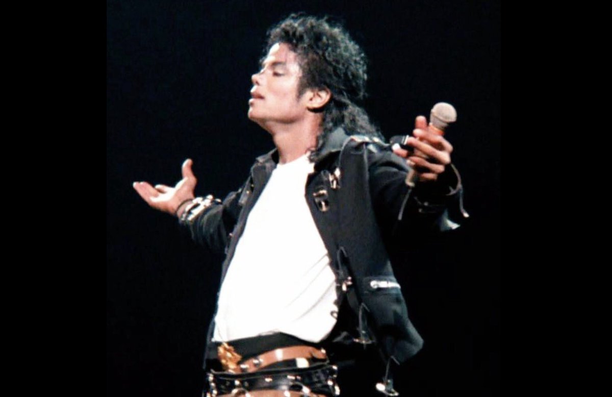 latoyajackson's tweet photo. CONGRATULATIONS TO ALL INVOLVED! @jaafarjackson, @gkfilms @lionsgate The #MichaelMovie has officially crossed $1 billion at the global box office, the first and only biographical film to ever do so.🍿
A massive thank you to all the #mjfans, we couldn’t have done it without you!😘 https://t.co/YL9zT7lAnN
