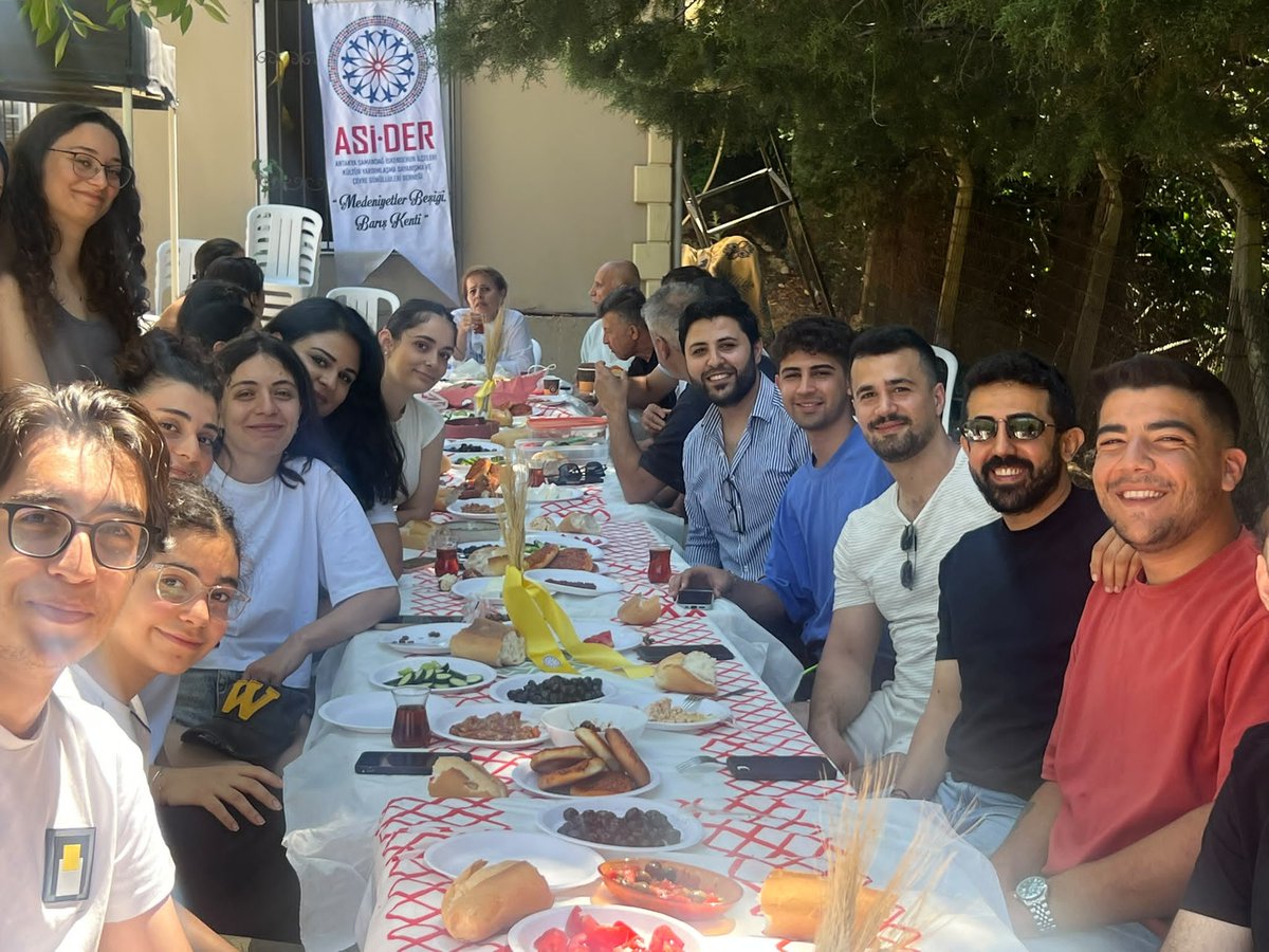 asi_dergenel's tweet photo. Evvel Temmuz etkinliğimiz 🍀
#asider #dernek #evveltemmuz #antakya #samandağ #İskenderun #istanbul https://t.co/i53dP0oLsi