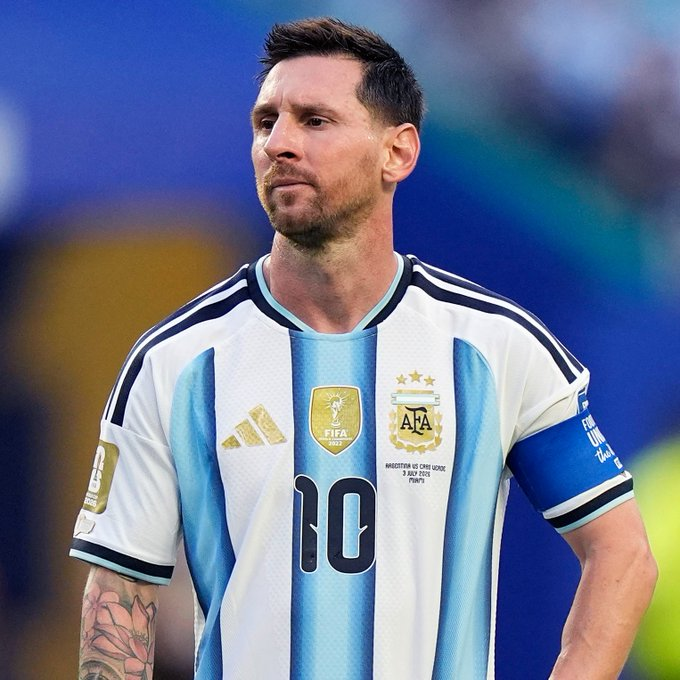 WhoScored's tweet photo. Highest-rated players at this World Cup (3+ apps):

◉ 9.15 - Lionel Messi 🇦🇷
◎ 8.36 - Kylian Mbappé 🇫🇷
◎ 8.14 - Erling Haaland 🇳🇴
◎ 7.96 - Jude Bellingham 🏴󠁧󠁢󠁥󠁮󠁧󠁿
◎ 7.90 - Vinícius Júnior 🇧🇷 https://t.co/5gitJAcjuG
