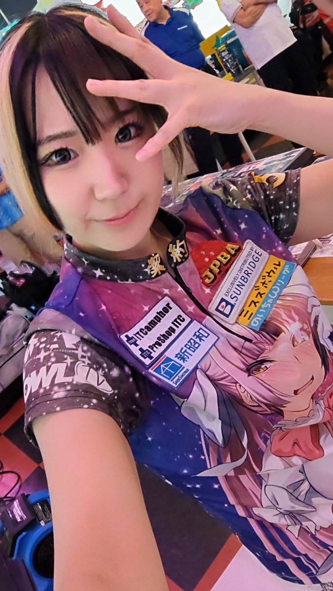 ponsuke1414's tweet photo. 今日は青山スポーツガーデンさんで岩見彩乃プロと投げように２シフト参戦してきました！
１シフト目散々最下位、２シフト目は頑張ってハンデ込み800超え頑張りました。
最後抽選賞のいちゃωがまたまたボール引き当ててくれました。
とても楽しいチャレンジでした(⁠◍⁠•⁠ᴗ⁠•⁠◍⁠)⁠❤ https://t.co/DihMqdeC6T