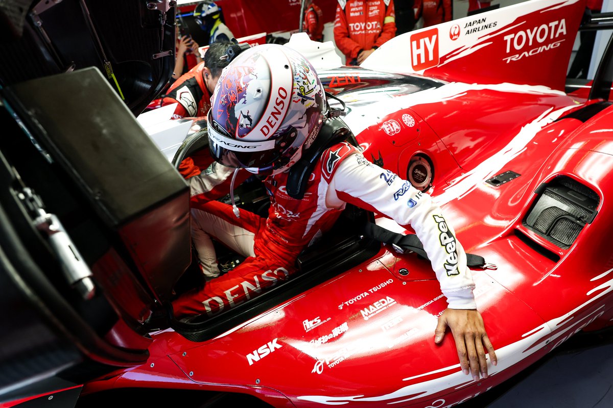 ToyotaRacing_JP's tweet photo. #WEC | São Paulo6時間レース🇧🇷

まもなくサンパウロ6時間レースが幕を開けます🔥
スタートは7号車はマイク選手、
8号車はハートレー選手が担当します!!

深夜の時間帯となりますが
応援よろしくお願いいたします🇯🇵✨

🔴7号車
https://t.co/FWrFoIOQSb
⚪️8号車
https://t.co/V1COrI55Nv

#TOYOTARACING #TR010HYBRID #WECjp